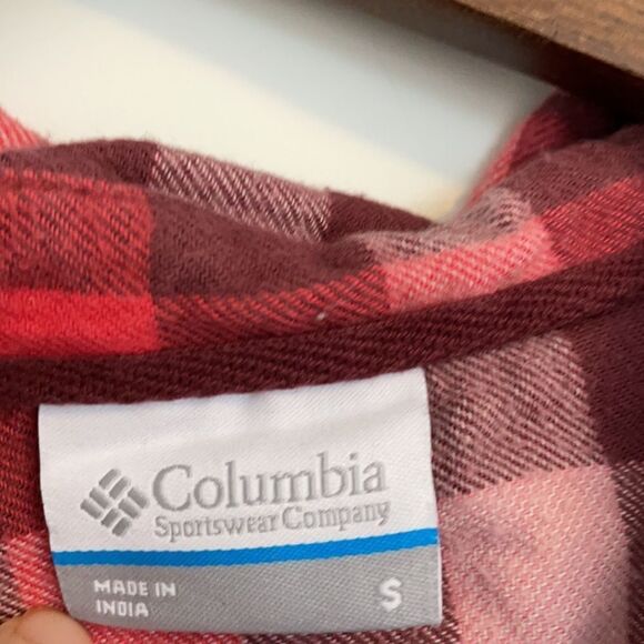 Columbia Flannel Red Button Down Shirt Size Small Two Front Pockets - Picture 5 of 6